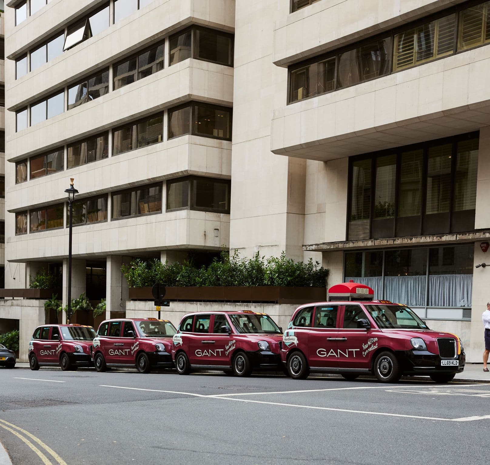 GANT full wrap on a London electric black cab