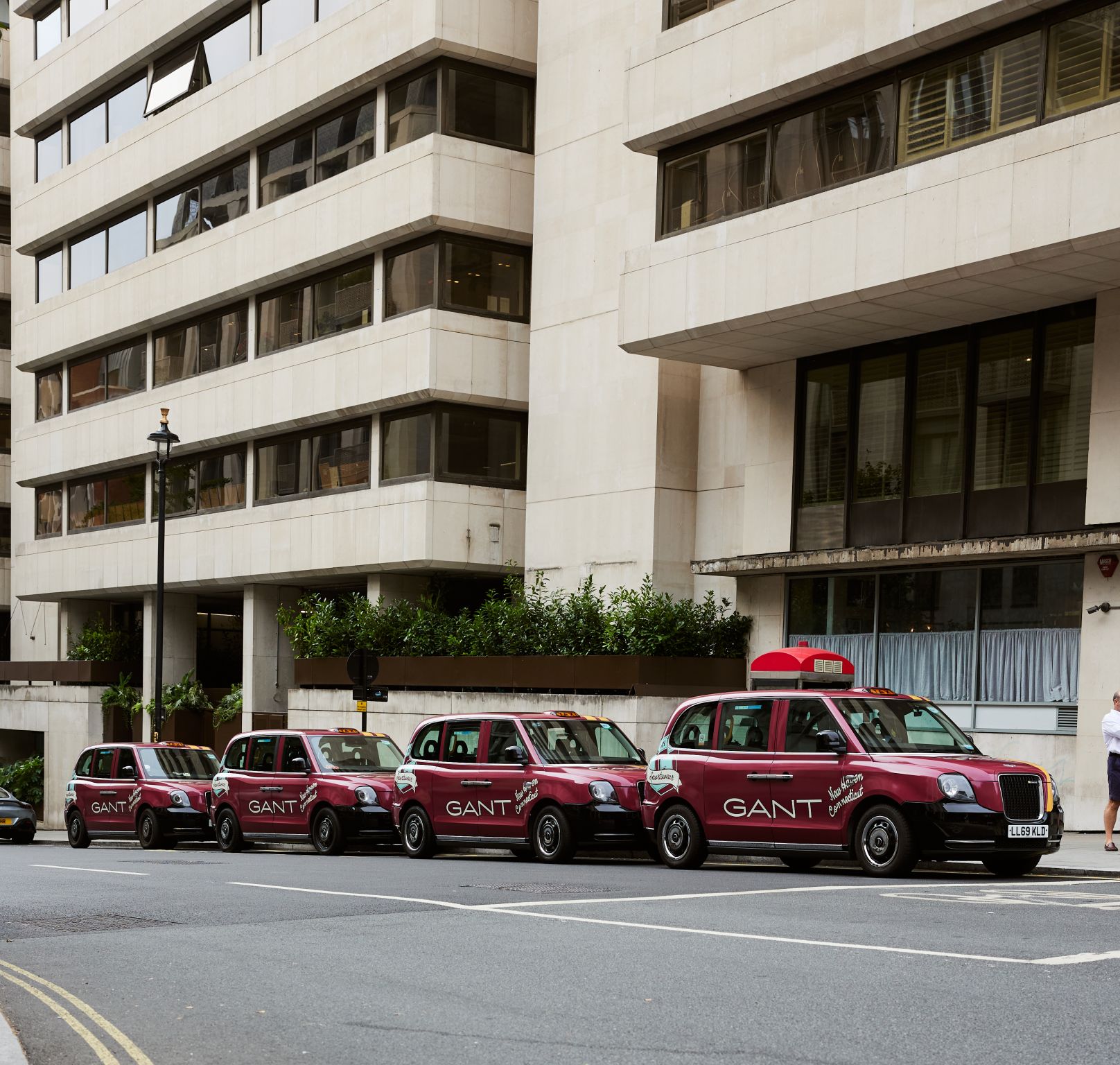 GANT full wrap on a London electric black cab